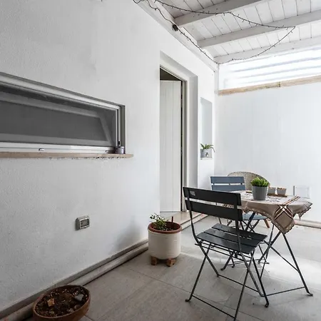 Casa Vacanza L'incanto 2/4 Posti Letto Holiday home *